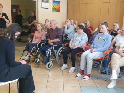 Występ młodzieżowej grupy teatralnej w Bytomskim Centrum Wsparcia, 18.04.2026